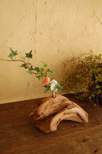 自然流木と天然石のオブジェ花器